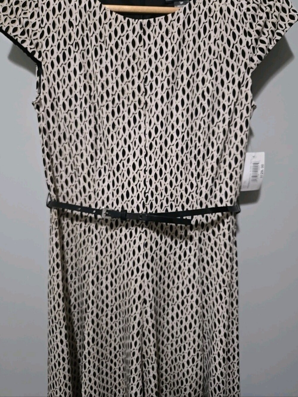 Jessica Howard Women's Dress Sz. 8 Petite Black Cream Geometric Belt Cap Sleeve - Picture 4 of 10